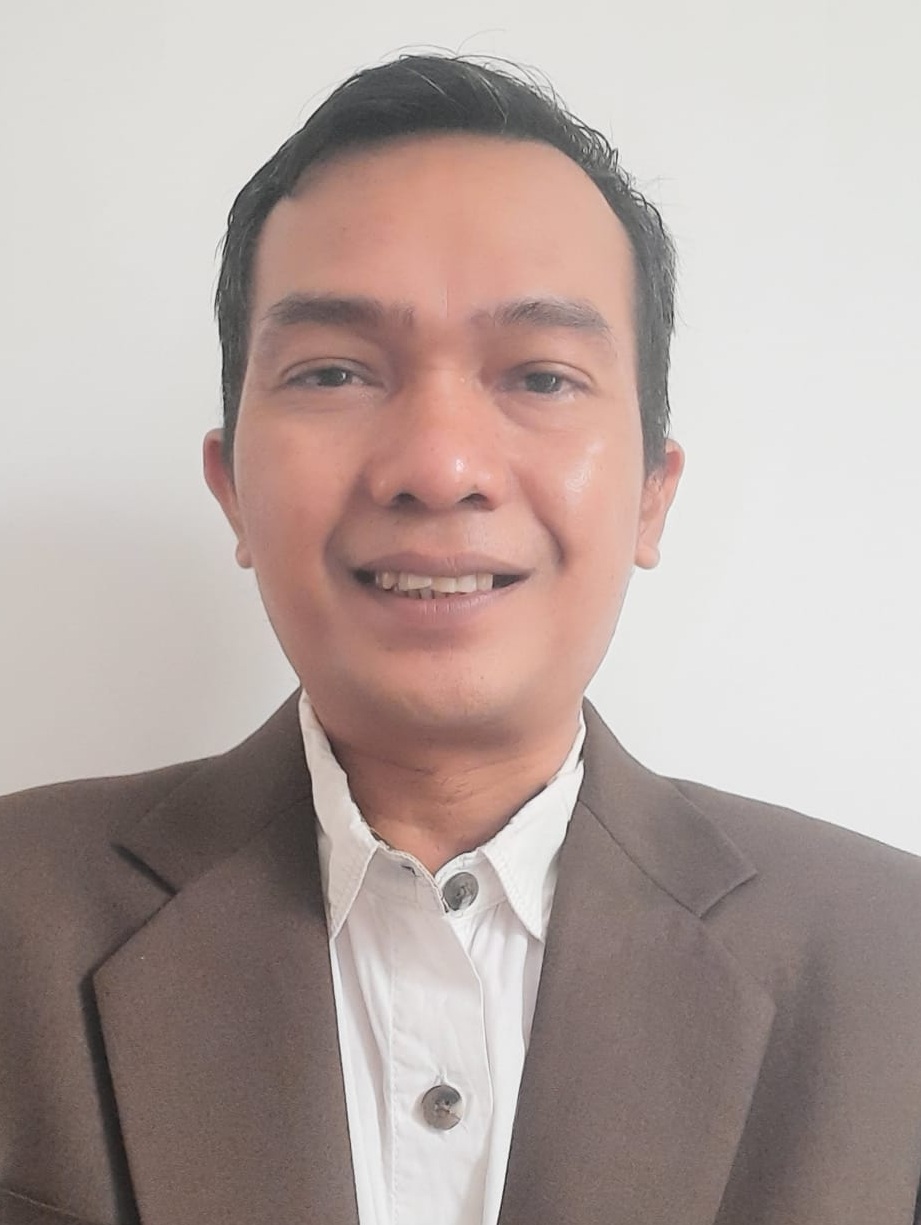 Tri Adi Kurniawan, ST
